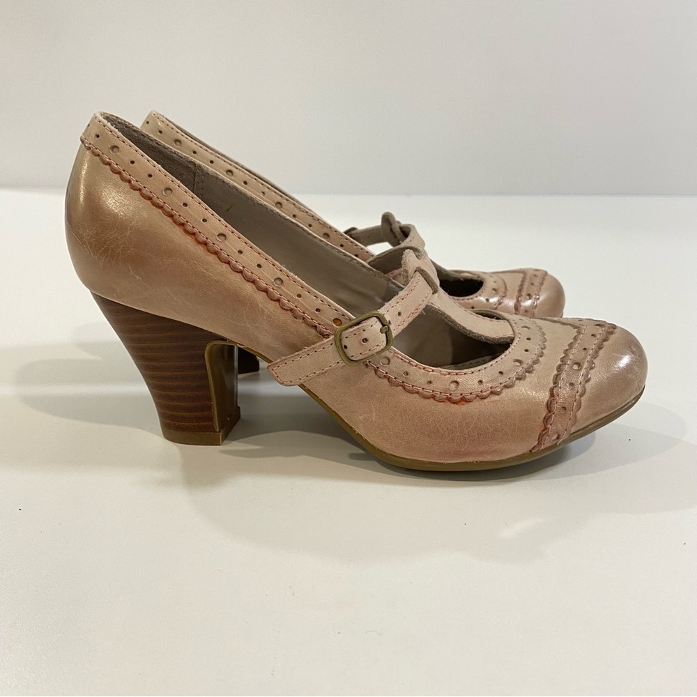 Hush Puppies Mary Jane Leather Brogue Pumps Nude Pink Size 6 Medium oldies heels - Picture 4 of 16